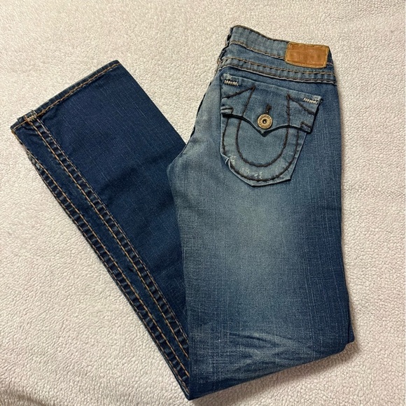 True Religion Billy Straight Leg Distressed Flap Horseshoe Pocket Jeans - Picture 1 of 15